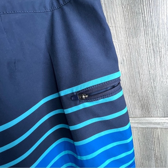 Vineyard Vines Performance Board Shorts - Picture 4 of 6
